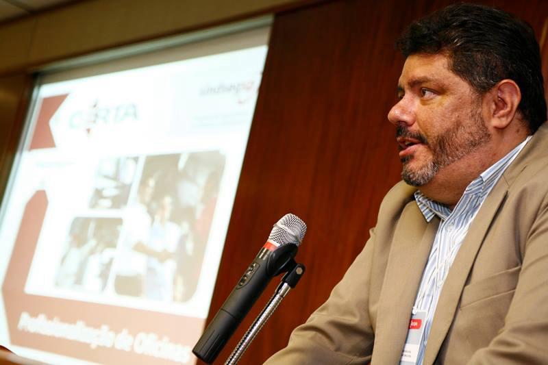 Equipe Constar em reunião